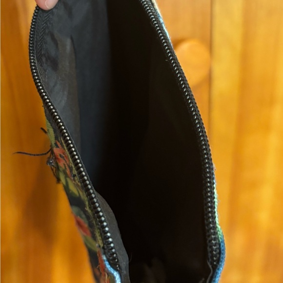 Disney Loungefly Stitch Tropical Floral Crossbody Bag - Picture 5 of 10